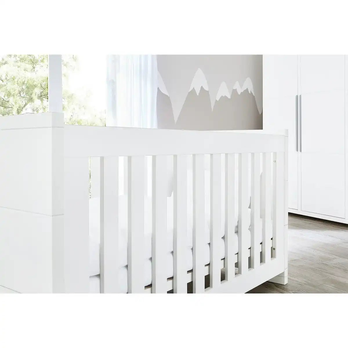Kinderzimmer 'Polar' extra breit groß, inkl. Wandregal4-teilig: Kinderbett, extrabreite Wickelkommode, großer Kleiderschrank, Wandregal - HomeDesign Knaus