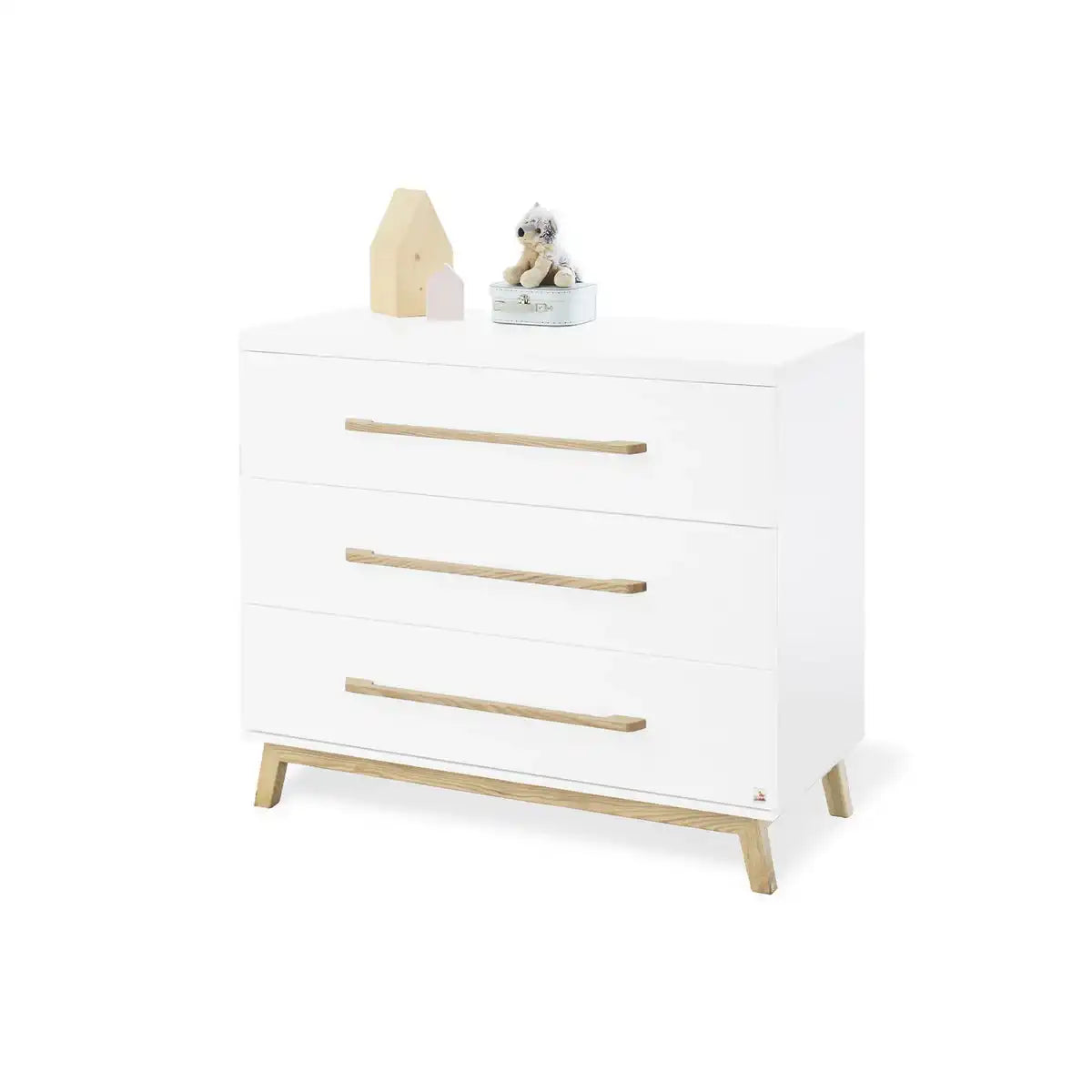 Kinderzimmer 'Riva' breit groß, inkl. Wandregal
4-teilig: Kinderbett, breite Wickelkommode, großer Kleiderschrank, Wandregal - HomeDesign Knaus