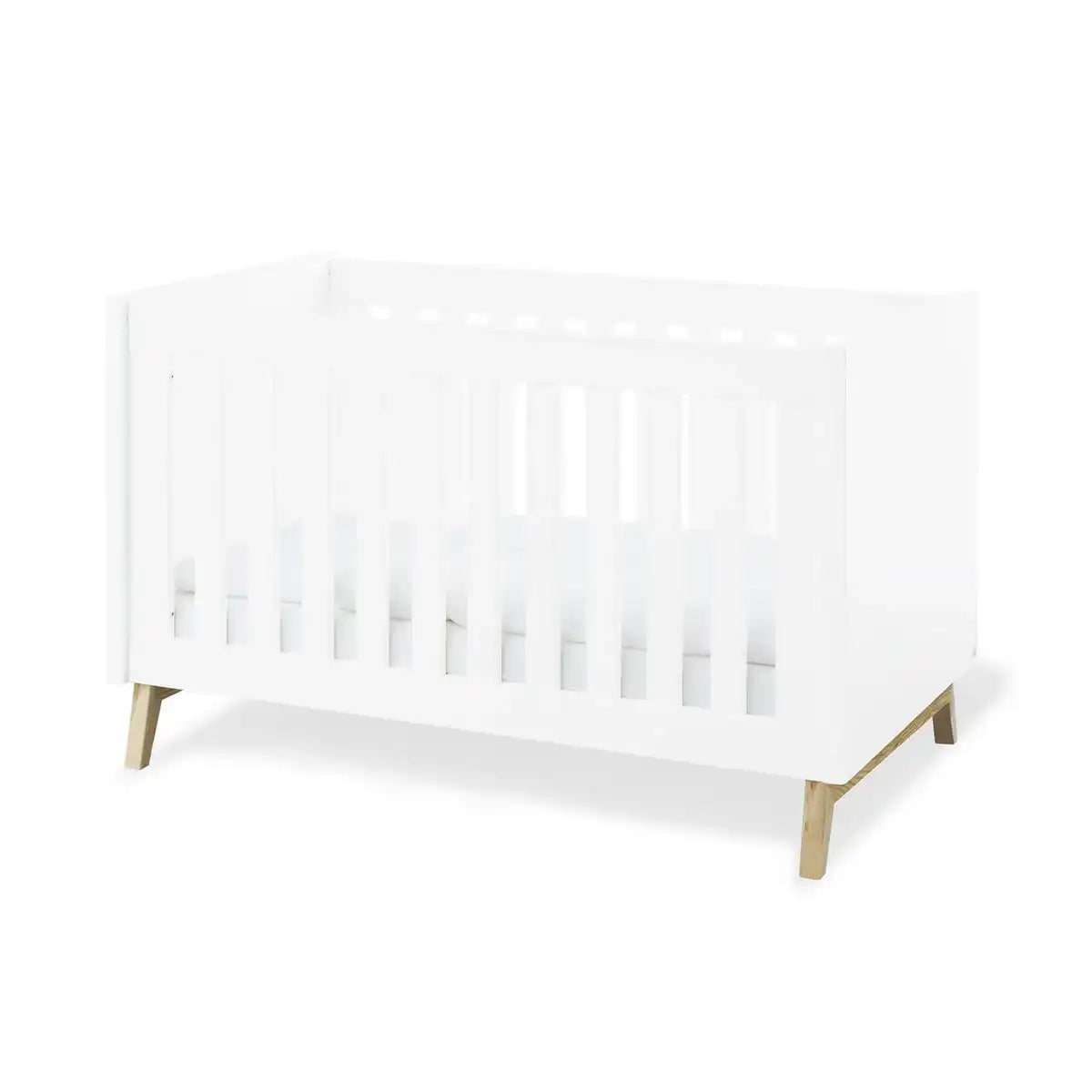 Kinderzimmer 'Riva' extra breit groß
3-teilig: Kinderbett, extra breite Wickelkommode, großer Kleiderschrank - HomeDesign Knaus