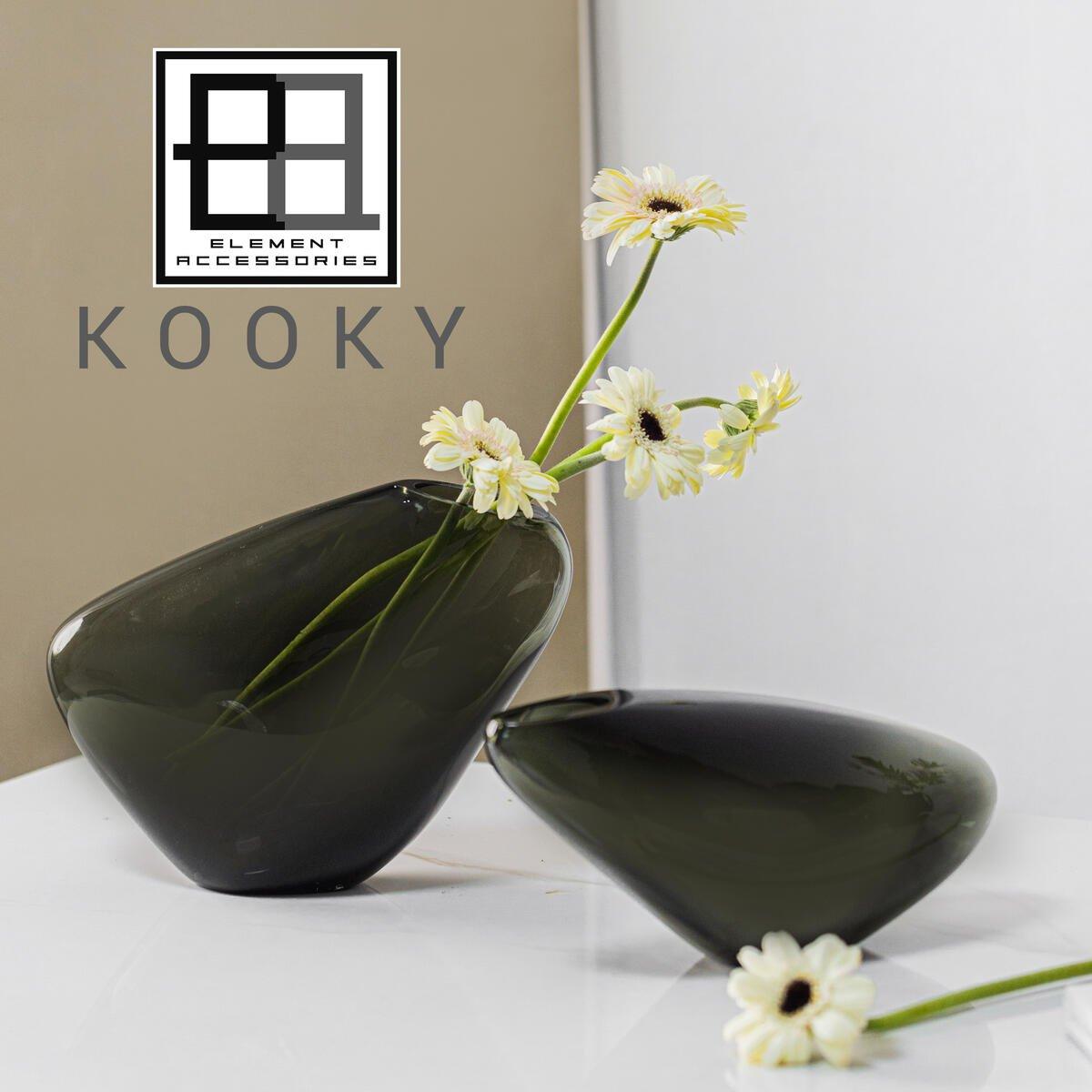 Langgestreckte Luxus-Glasvase mit innovativem organischem Design, KOOKY13GR - HomeDesign Knaus