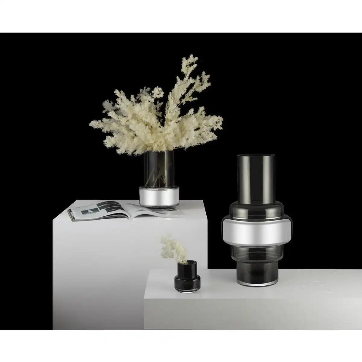 Luxuriöses Glas im Retro-Stil, grau + 24-Karat-Silbervase XXL, TYLER 46SI, 9 mm dicke Glaskopie - HomeDesign Knaus