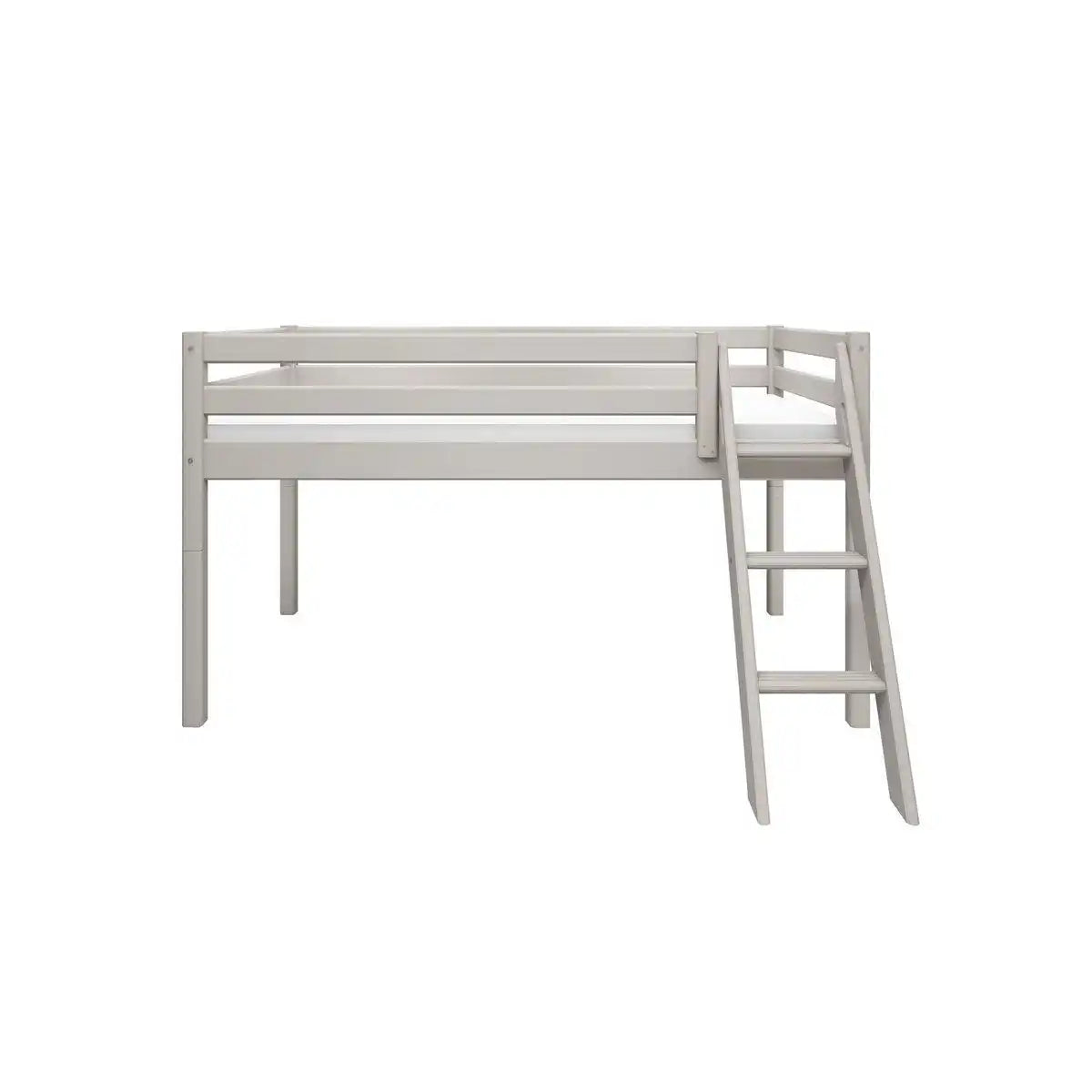 Mittelhohes Bett m. schräge Leiter - HomeDesign Knaus