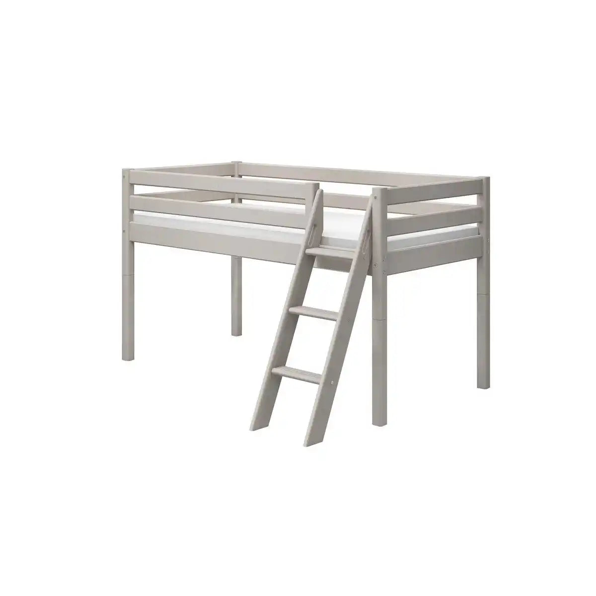 Mittelhohes Bett m. schräge Leiter - HomeDesign Knaus