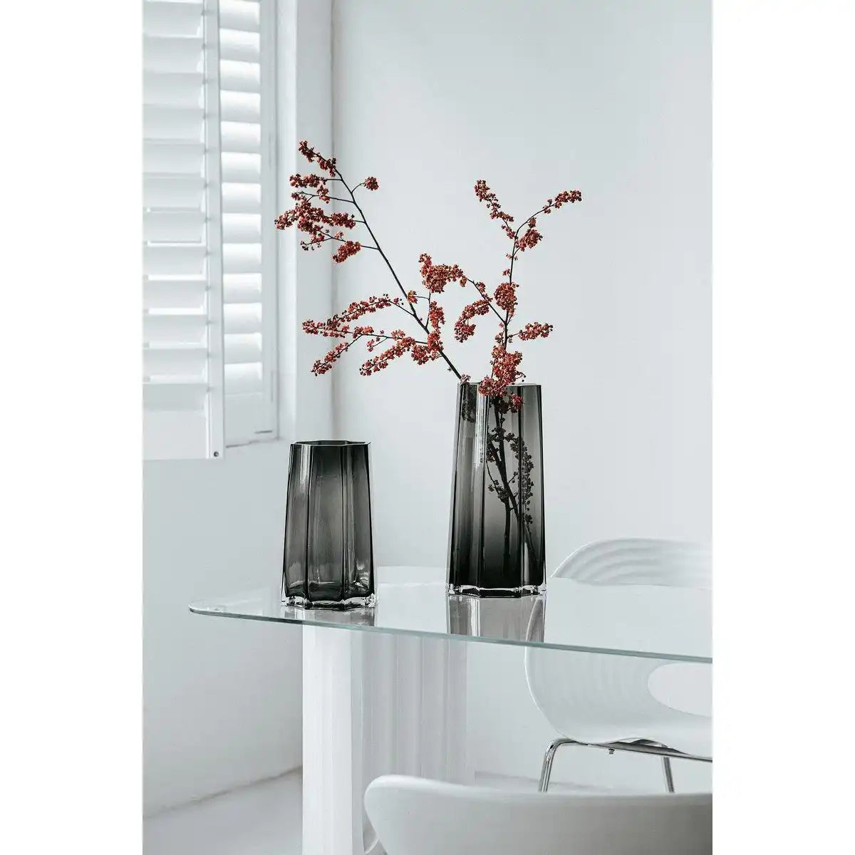 Modern-klassische, luxuriöse hohe Vase, stilvolles belgisches Design, LENOX 40 Grau - HomeDesign Knaus