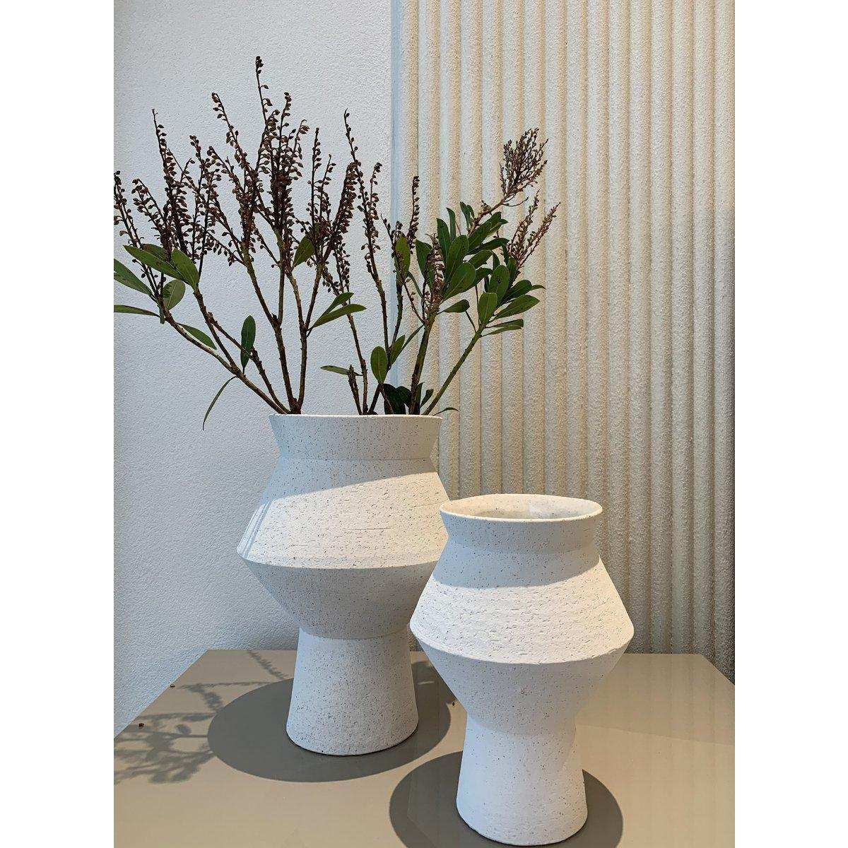 Moderne Keramikvase mit rauer weißer Oberfläche, eckige runde Form, CUZCO 20 weiß - HomeDesign Knaus