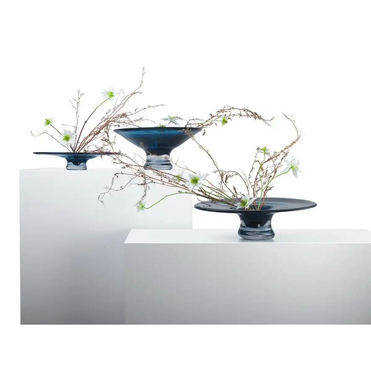 runde flache Vase oder Schale, tiefblaues dickes Glas, handgedreht: ALAIN - HomeDesign Knaus