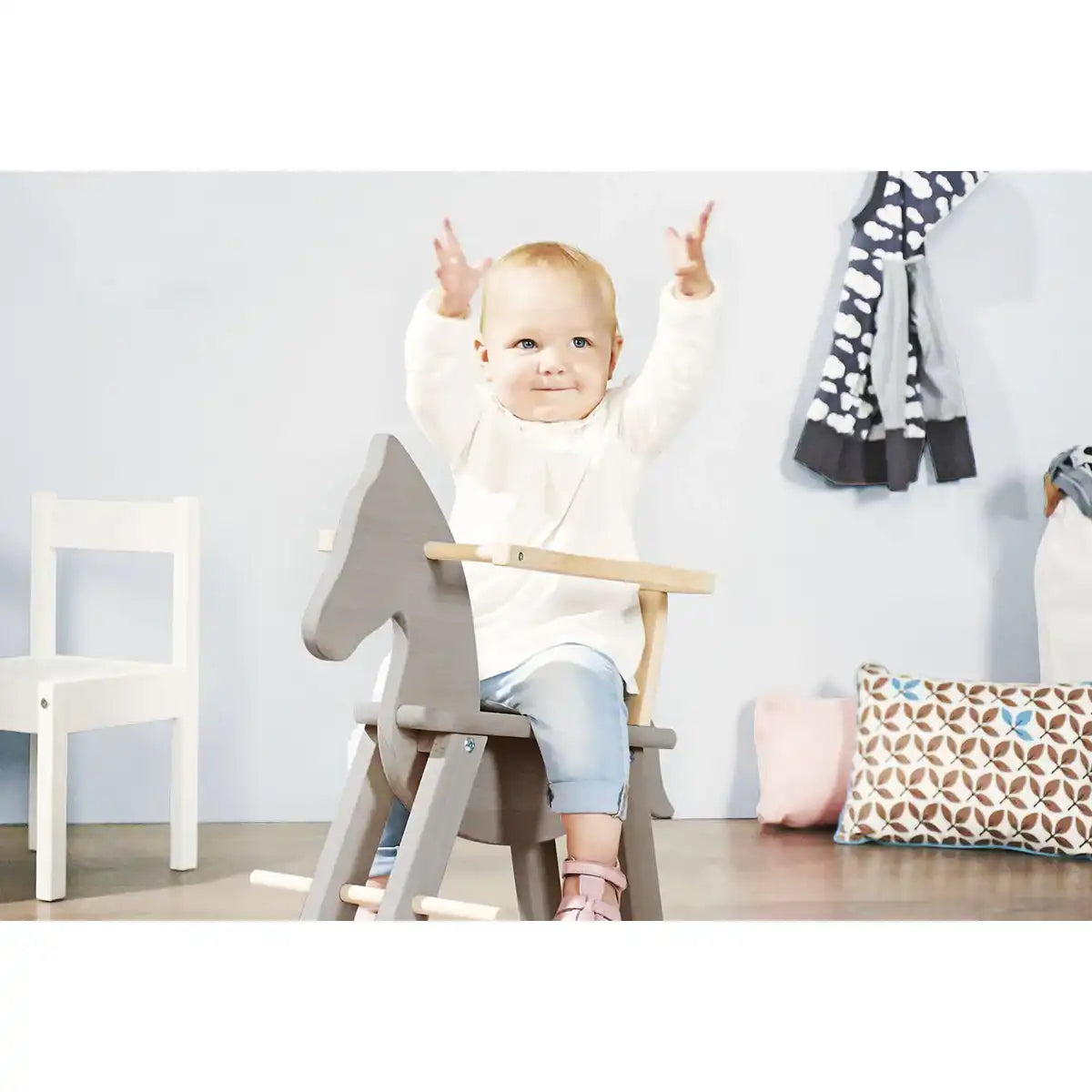 Schaukelpferd 'Pinolino' mit Ring, grau/natur - HomeDesign Knaus