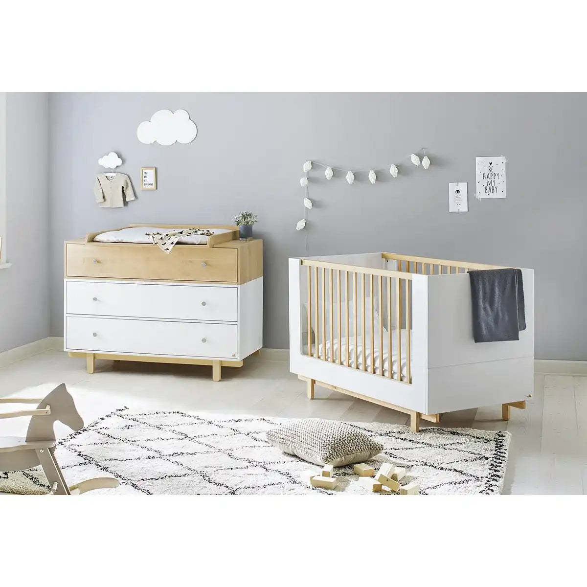 Starter-Set 'Boks' breit
2-teilig: Kinderbett, breite Wickelkommode - HomeDesign Knaus