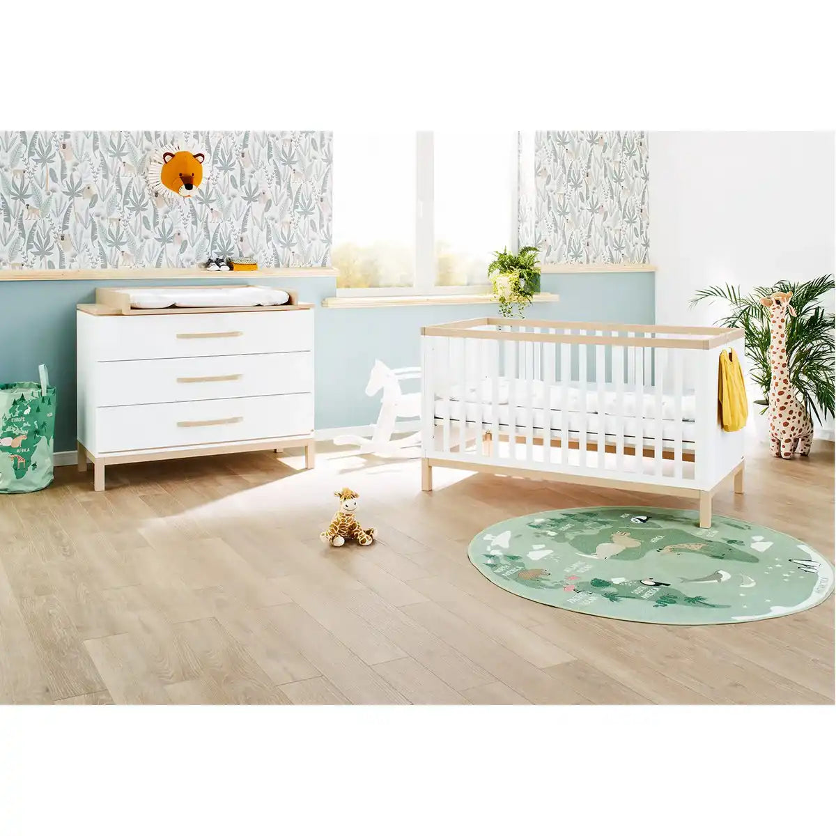 Starter-Set 'Light' breit
2-teilig: Kinderbett, breite Wickelkommode - HomeDesign Knaus