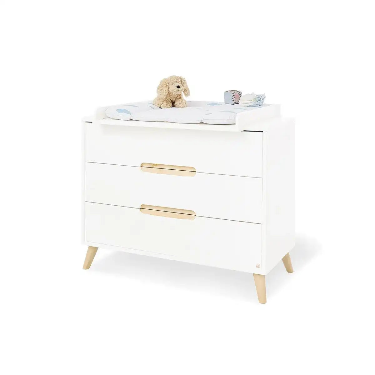 Starter-Set 'Move' breit, inkl. Wandregal
3-teilig: Kinderbett, breite Wickelkommode, Wandregal - HomeDesign Knaus