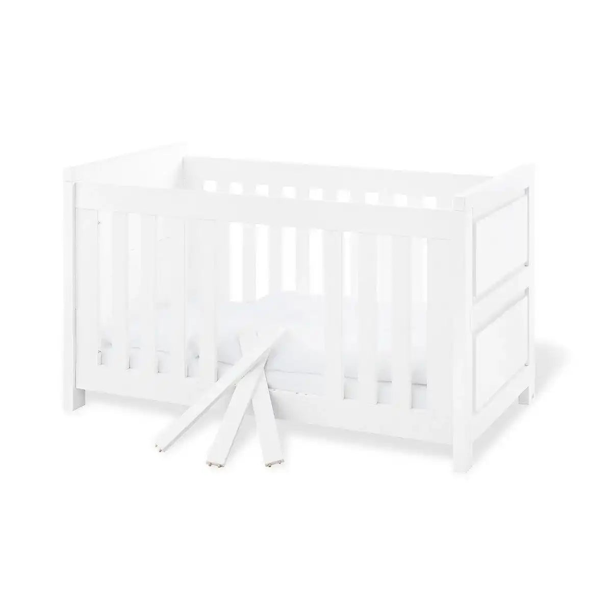 Starterset 'Milk' extrabreit
2-teilig: Kinderbett, extra breite Wickelkommode - HomeDesign Knaus