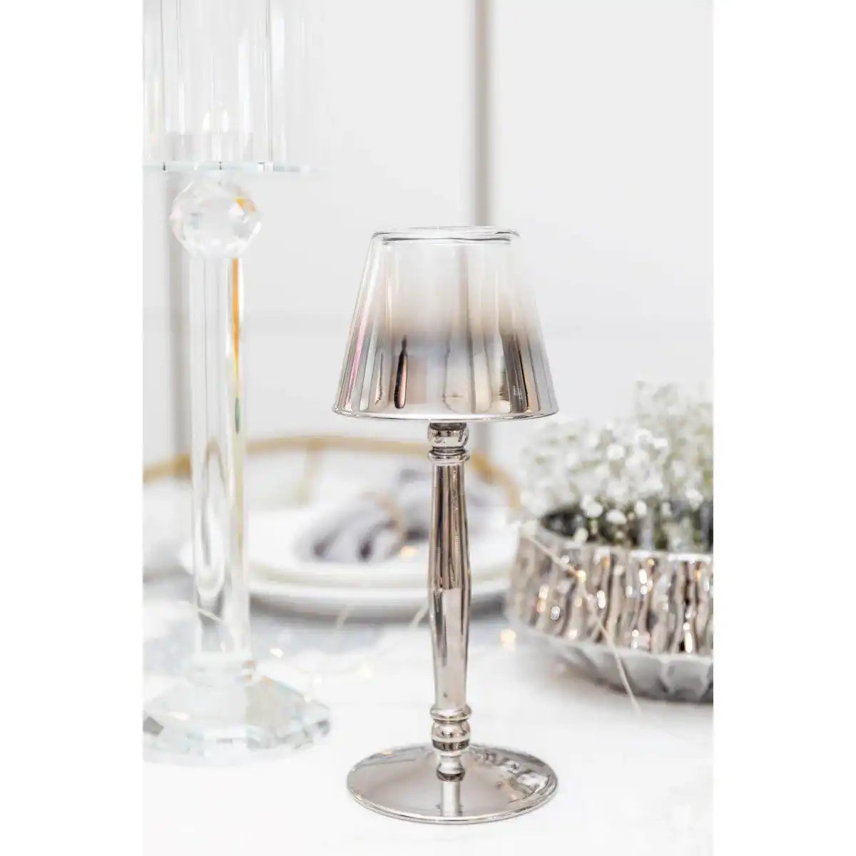 STEHENDER KERZENHALTER AUS SILBER 9,5X9,5X22,5CM - HomeDesign Knaus