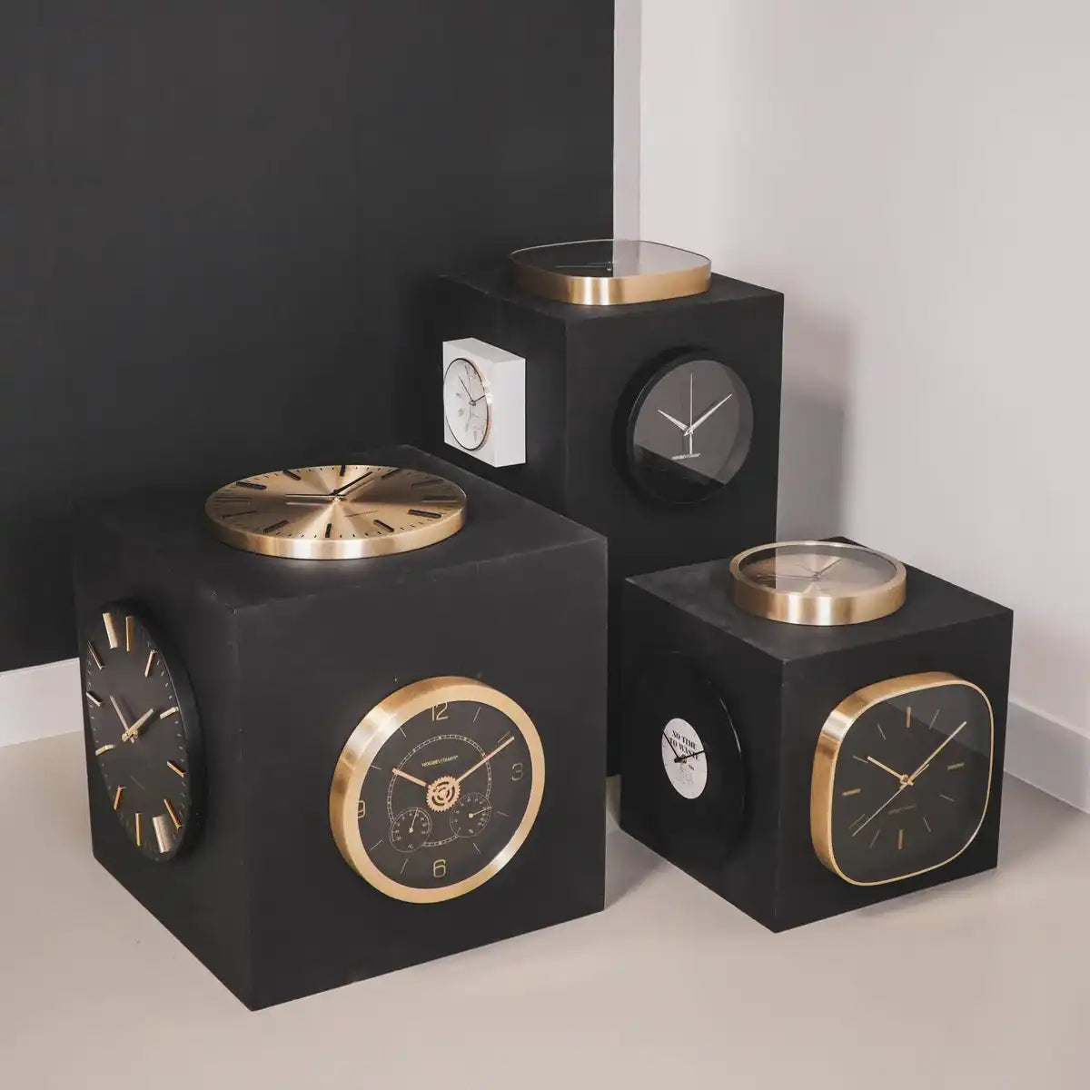 Wanduhr – Hilfszifferblätter – Metall/Glas – Schwarz – 30 x 4,2 x 30 cm - HomeDesign Knaus