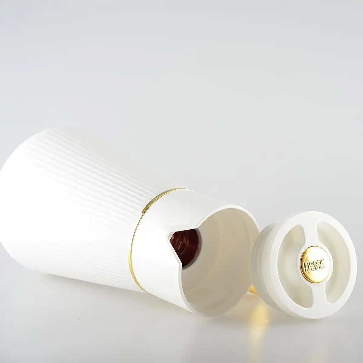 Weiße Kaffeemaschine mit Griffdoree 1l - HomeDesign Knaus