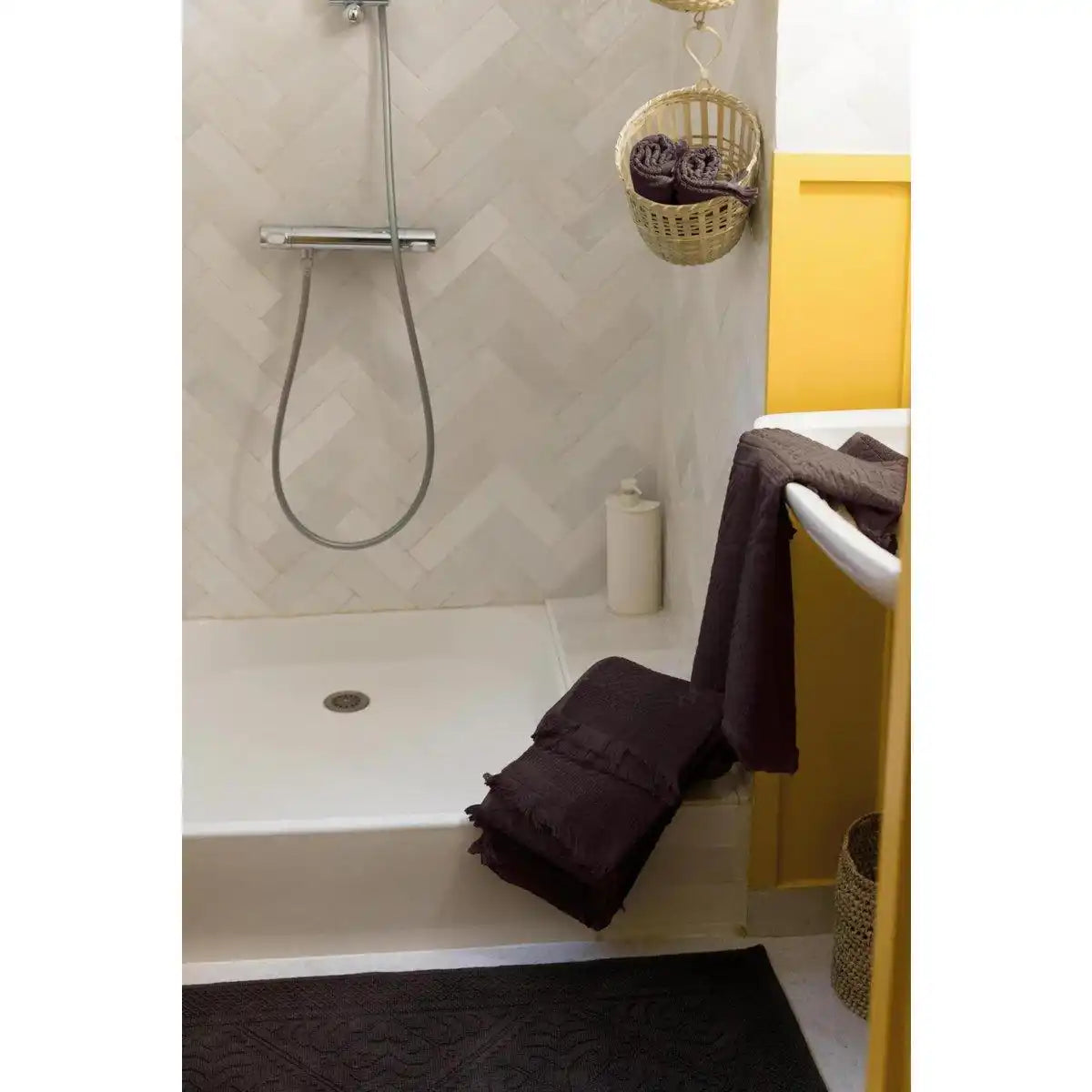 Zoé Ebony Badetuch 100 x 180 - HomeDesign Knaus