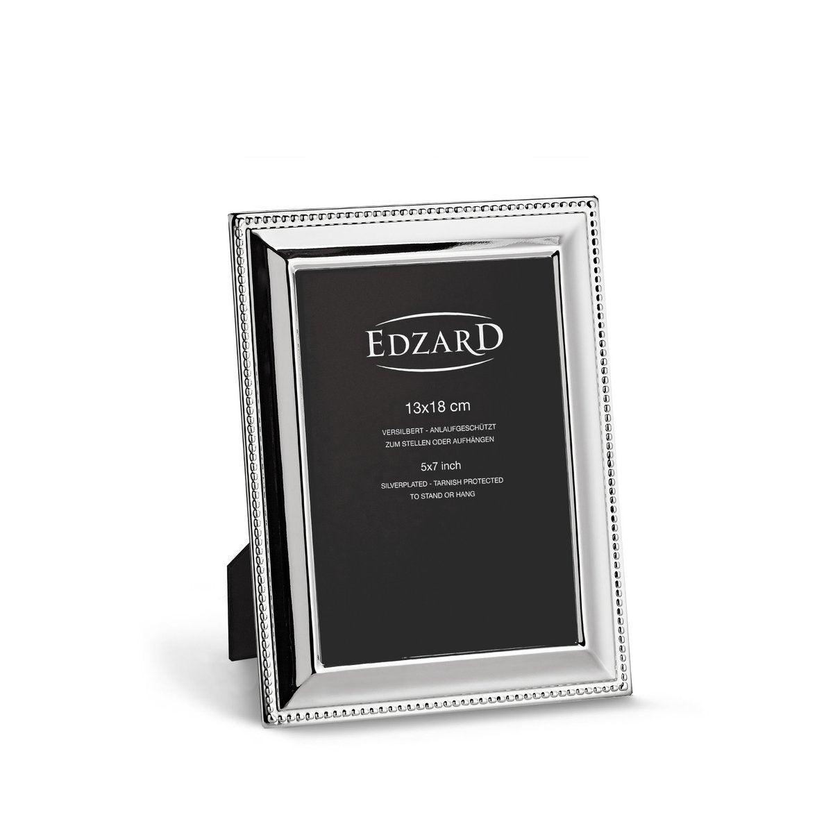 EDZARD Fotorahmen Perla für Foto 13 x 18 cm, edel versilbert, anlaufgeschützt, mit 2 Aufhängern - HomeDesign Knaus