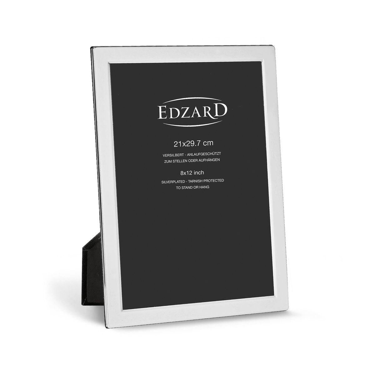 EDZARD Fotorahmen Salerno für Foto (DIN A4 - 21 x 29,7 cm), edel versilbert, anlaufgeschützt, 2 Aufhänger - HomeDesign Knaus