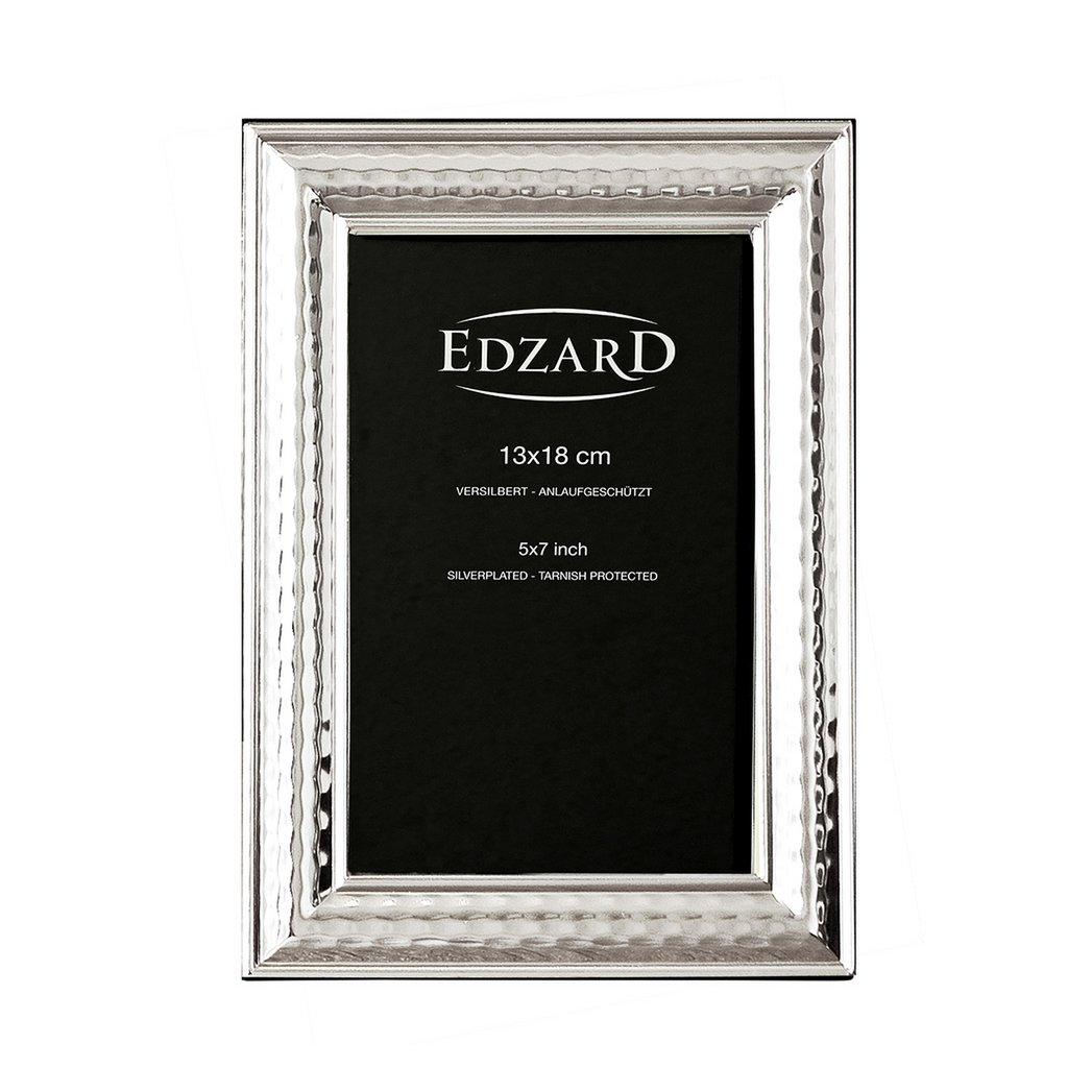 EDZARD Fotorahmen Urbino für Foto 13 x 18 cm, edel versilbert, anlaufgeschützt, mit 2 Aufhängern - HomeDesign Knaus