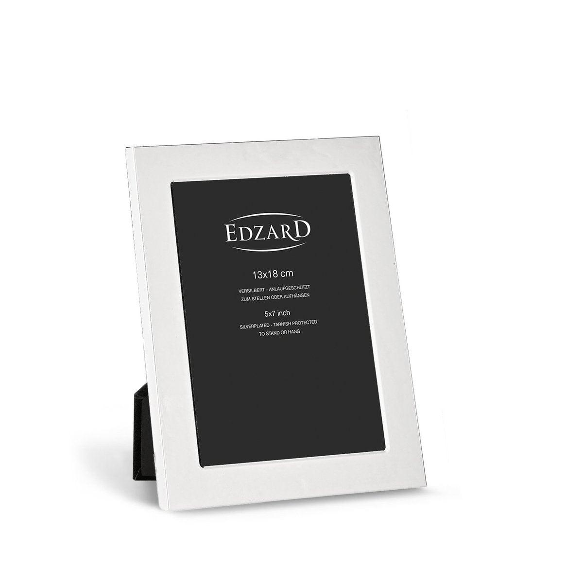 EDZARD Fotorahmen Bilderrahmen Altamura für Foto 13 x 18 cm, edel versilbert, anlaufgeschützt, 2 Aufhänger - HomeDesign Knaus