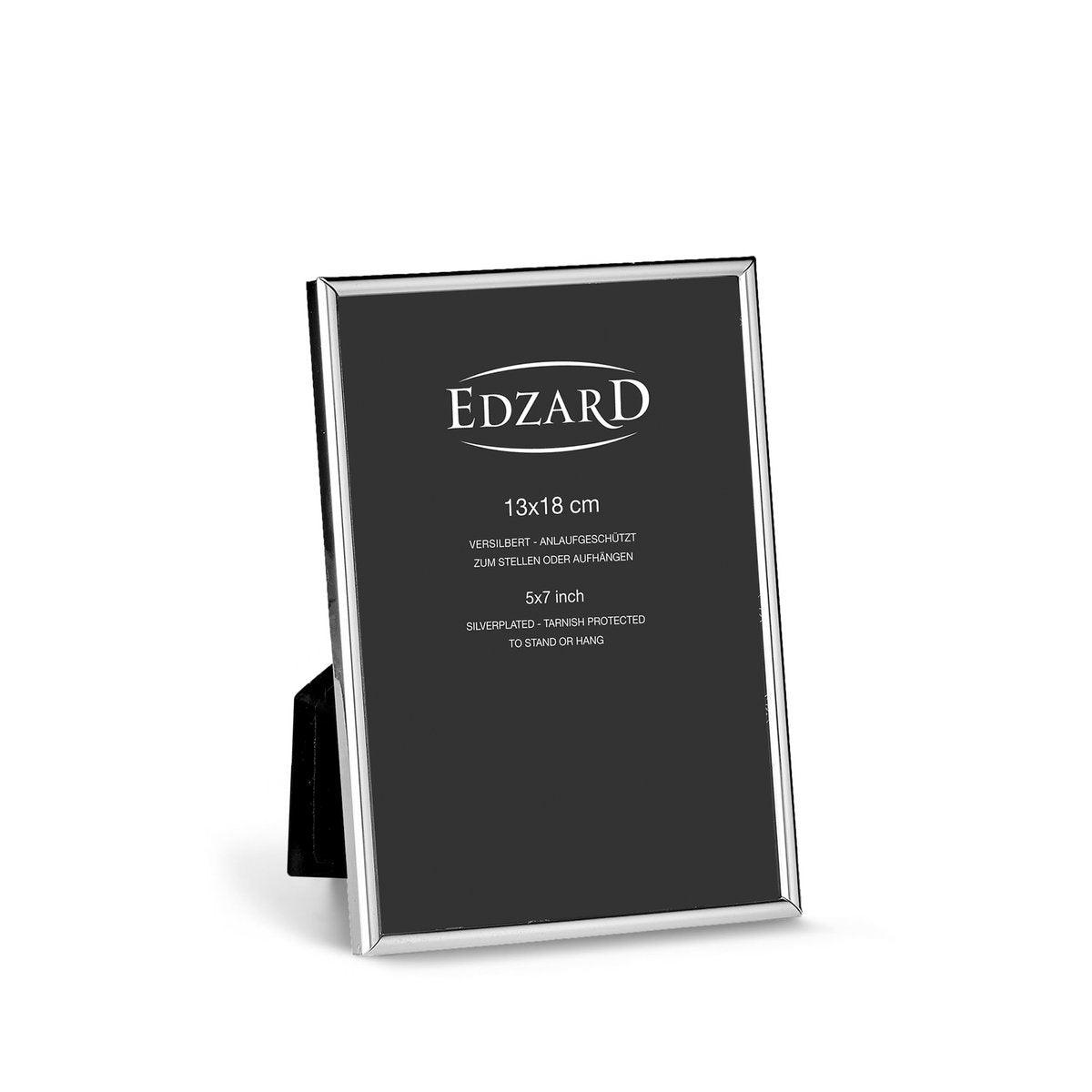 EDZARD Fotorahmen Bilderrahmen Genua für Foto 13 x 18 cm, edel versilbert, anlaufgeschützt, 2 Aufhänger - HomeDesign Knaus