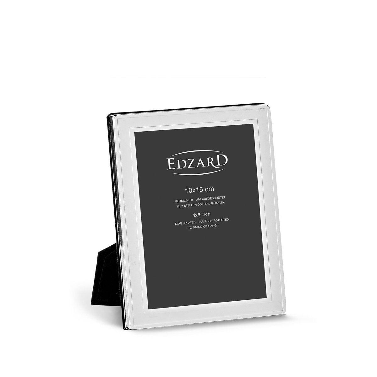 EDZARD Fotorahmen Bilderrahmen Nardo für Foto 10 x 15 cm, edel versilbert, anlaufgeschützt, 2 Aufhänger - HomeDesign Knaus