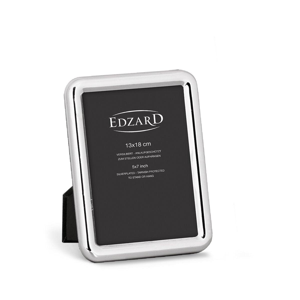 EDZARD Fotorahmen Como für Foto 13 x 18 cm, edel versilbert, anlaufgeschützt, mit 2 Aufhängern - HomeDesign Knaus