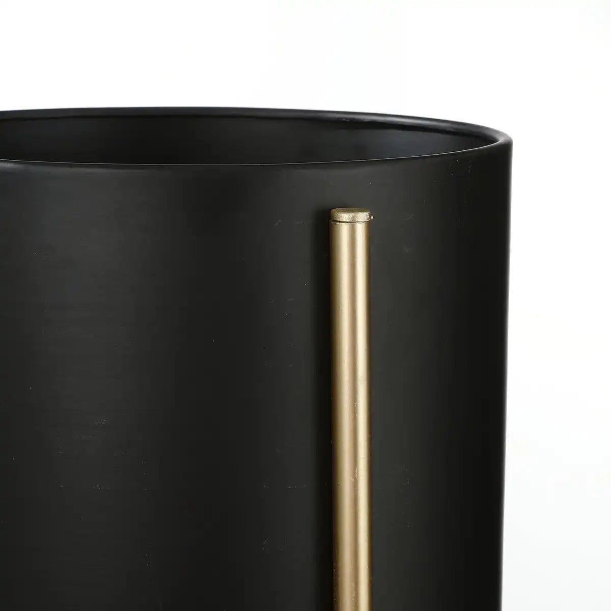 Sverre Blumentopf auf Ständer – H28 x Ø19 cm – Schwarz, Gold - HomeDesign Knaus